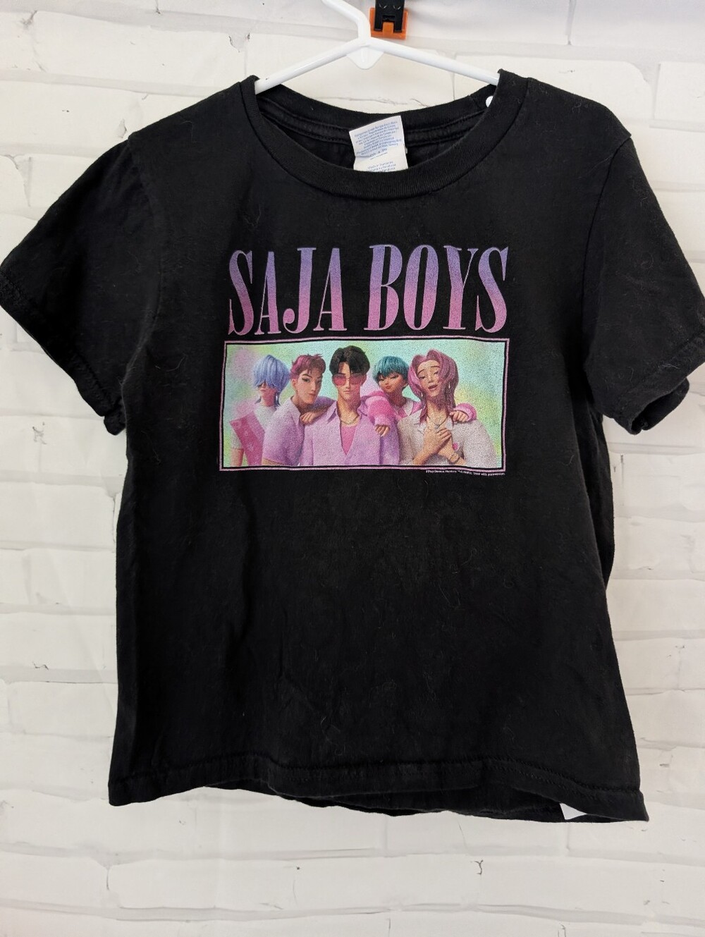 Netflix Black 'SAJA BOYS' Graphic Tee with Pastel Crew. Gender Neutral